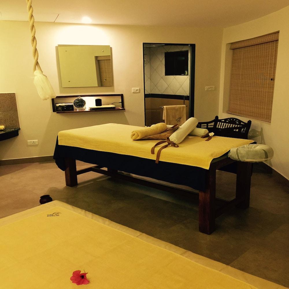 Poetree Thekkady Hotell Exteriör bild